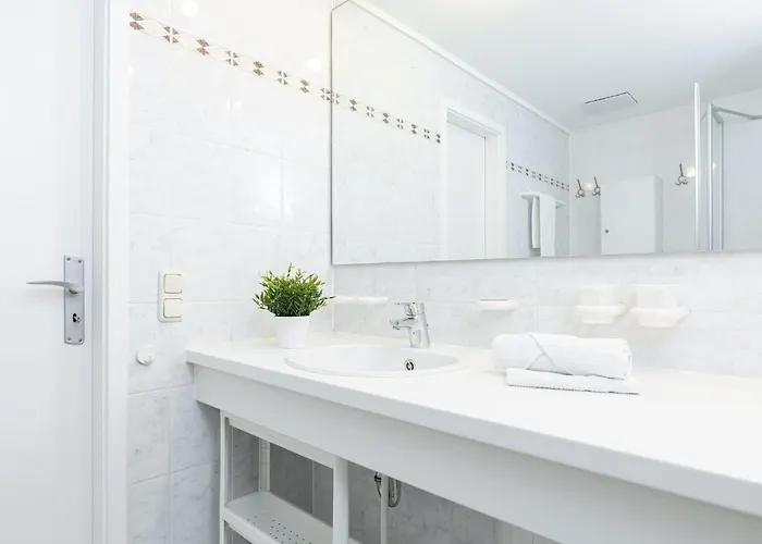 Strandhotel Traumsicht 3*